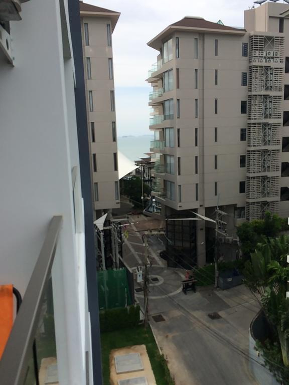 Club Royal Suites Pattaya Exteriör bild