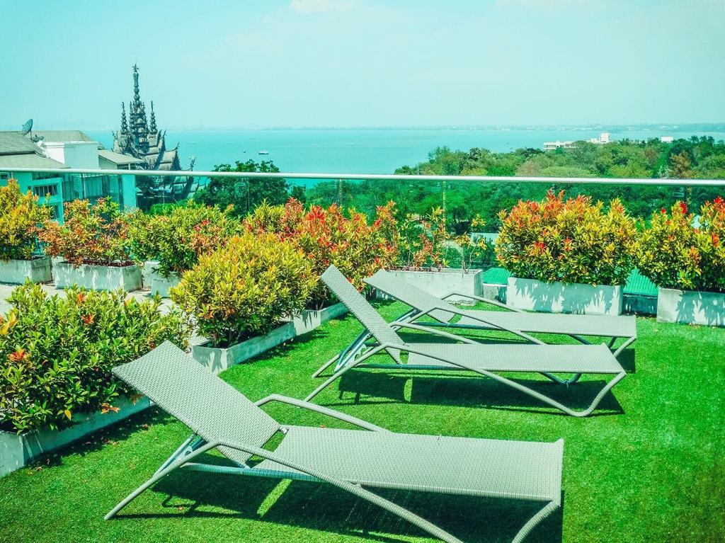 Club Royal Suites Pattaya Exteriör bild