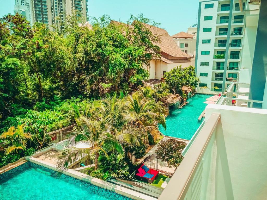 Club Royal Suites Pattaya Exteriör bild