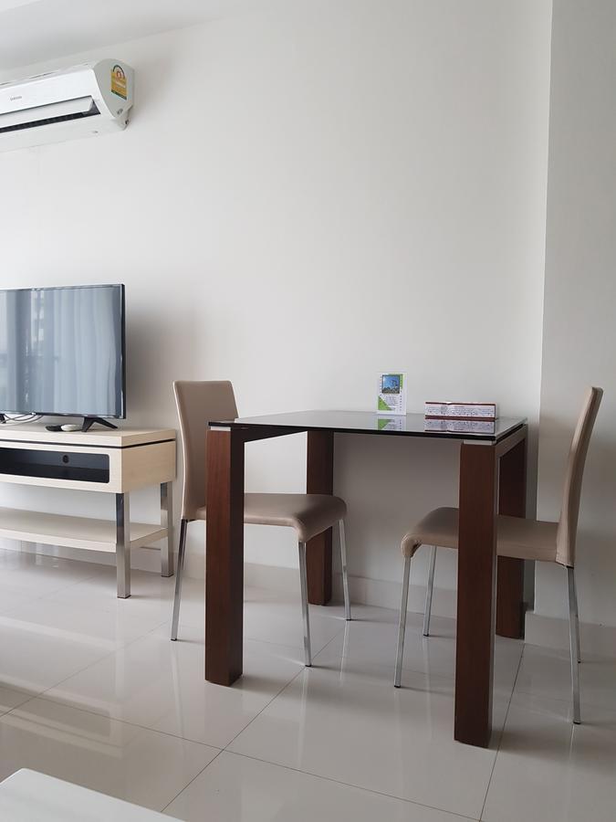 Club Royal Suites Pattaya Exteriör bild