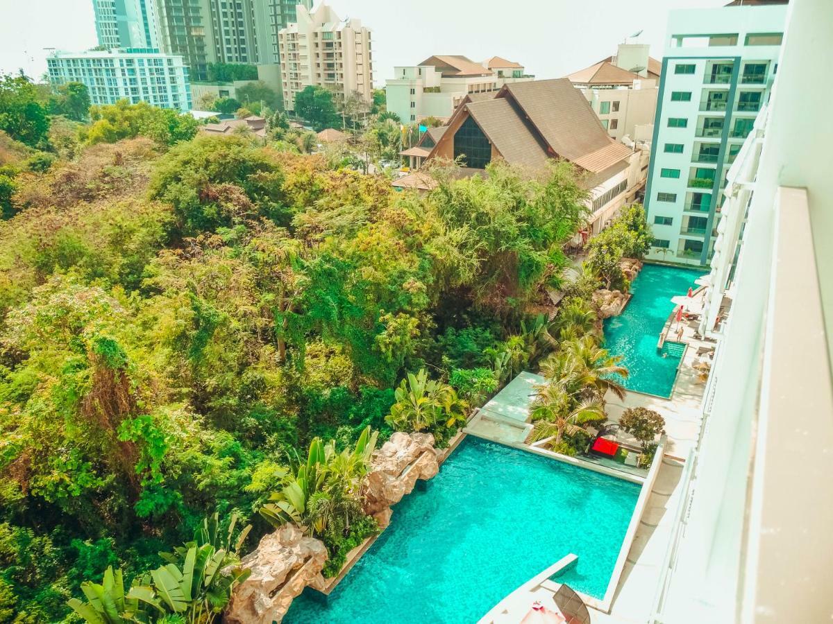 Club Royal Suites Pattaya Exteriör bild