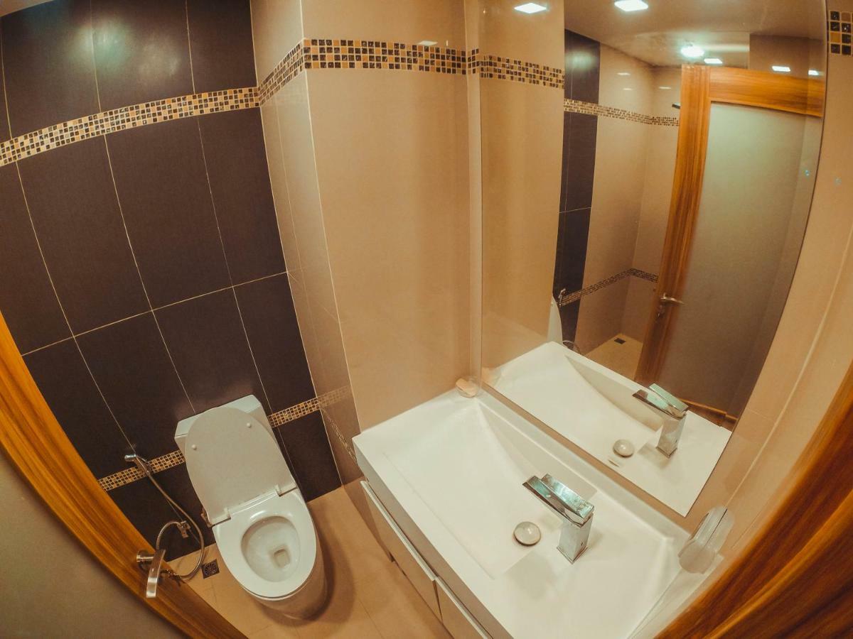 Club Royal Suites Pattaya Exteriör bild